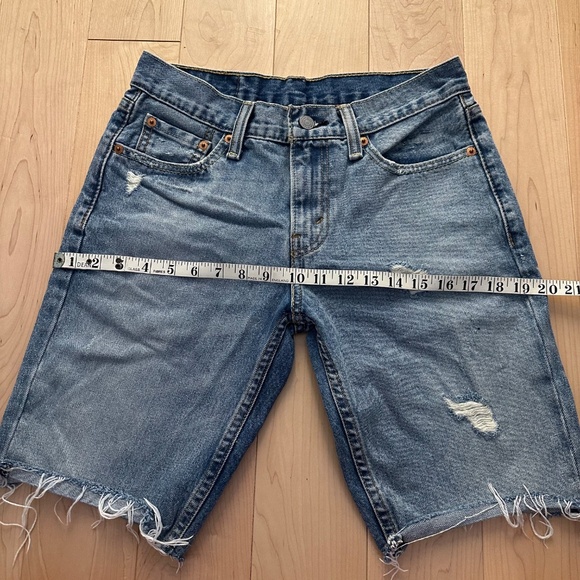 EUC- Levi's 511 Cut-Off Denim Jean Shorts (30W) - Picture 6 of 9